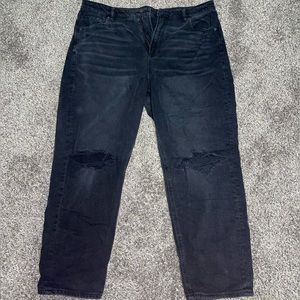 American Eagle Stretched Ripped Mom Jean